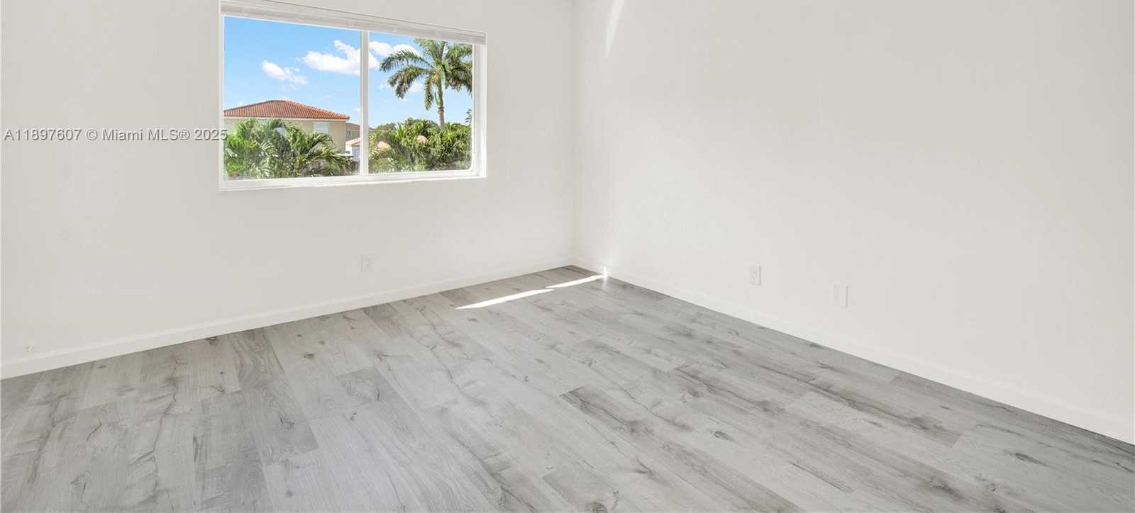 Small Image of 17380 SOUTH WEST 140TH CT #., Miami Number 14