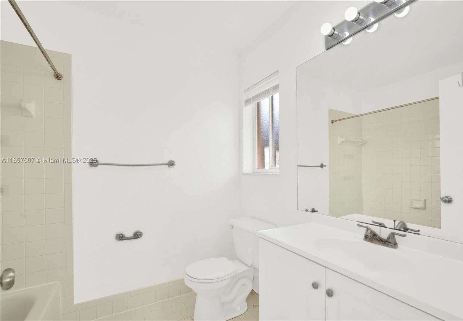 Small Image of 17380 SOUTH WEST 140TH CT #., Miami Number 18