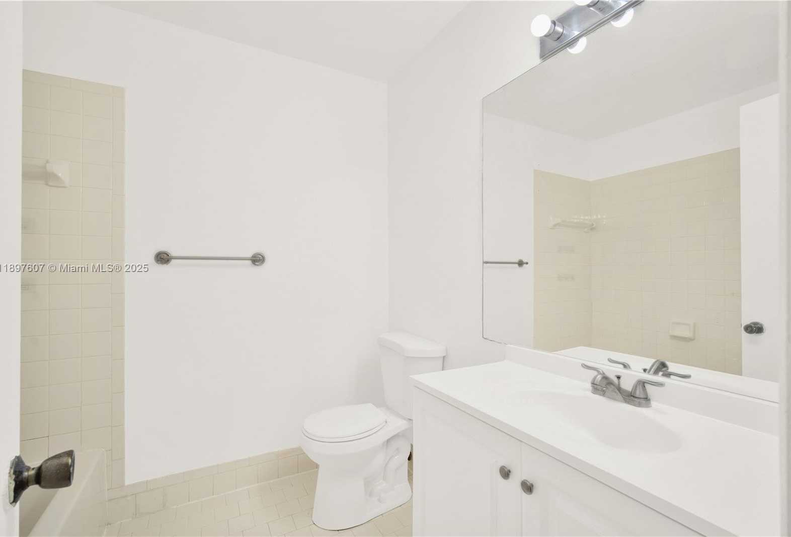 Small Image of 17380 SOUTH WEST 140TH CT #., Miami Number 19