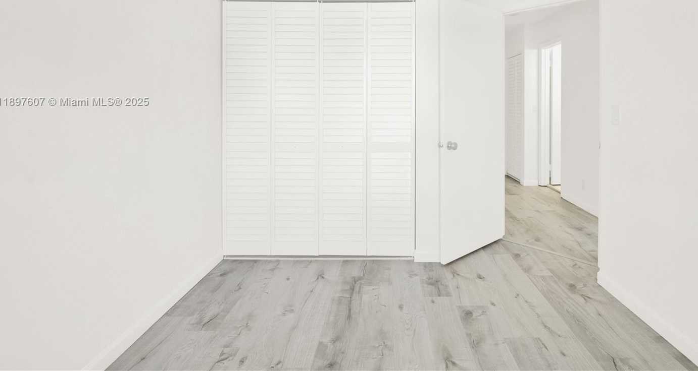 Small Image of 17380 SOUTH WEST 140TH CT #., Miami Number 20