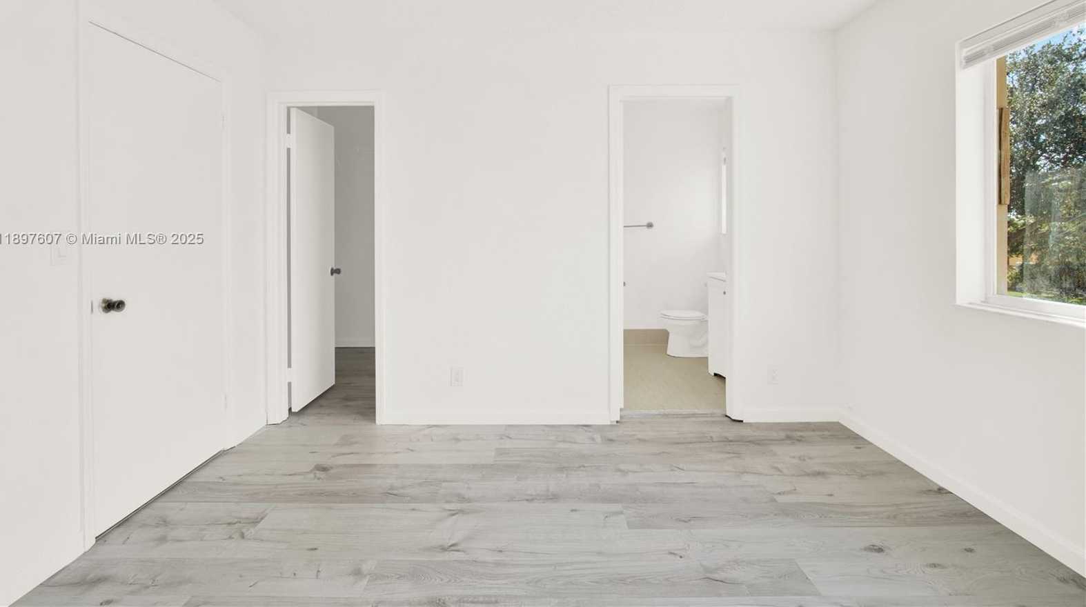 Small Image of 17380 SOUTH WEST 140TH CT #., Miami Number 22