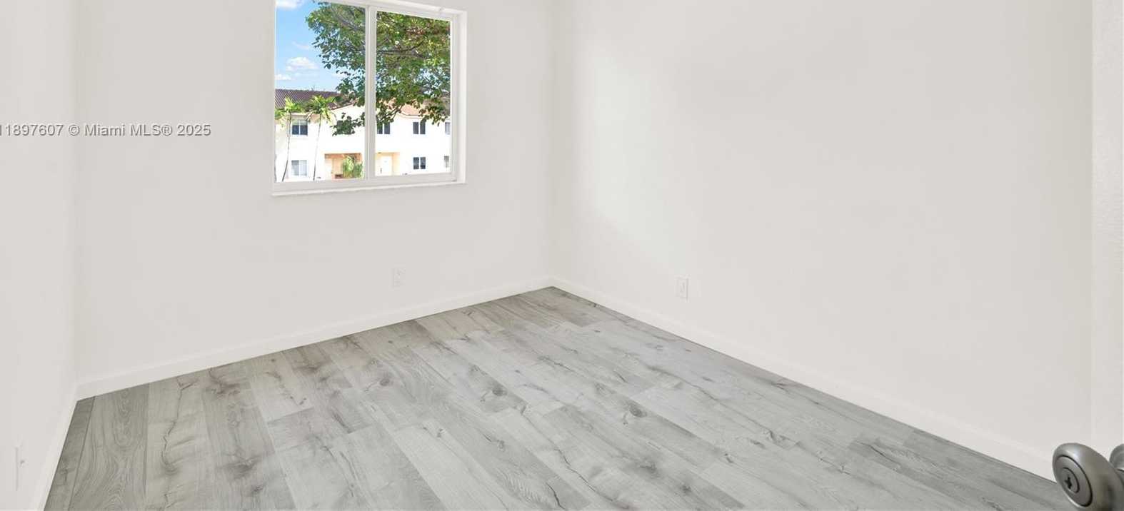 Small Image of 17380 SOUTH WEST 140TH CT #., Miami Number 25