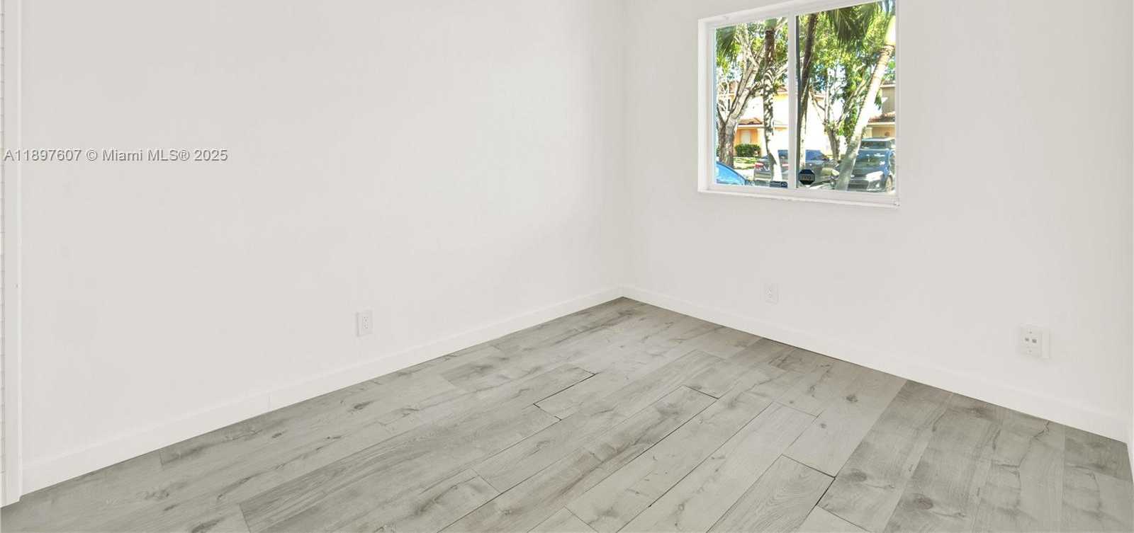 Small Image of 17380 SOUTH WEST 140TH CT #., Miami Number 26