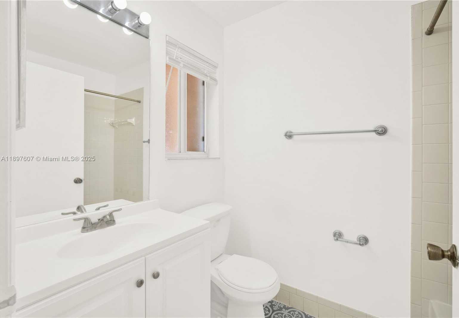 Small Image of 17380 SOUTH WEST 140TH CT #., Miami Number 27