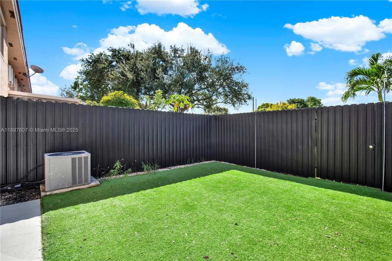 Small Image of 17380 SOUTH WEST 140TH CT #., Miami Number 30