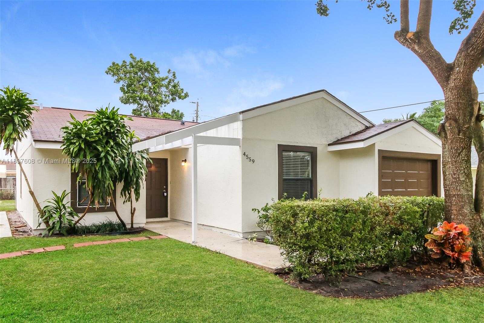 Small Image of 4559 APPALOOSA ST, West Palm Beach Number 2