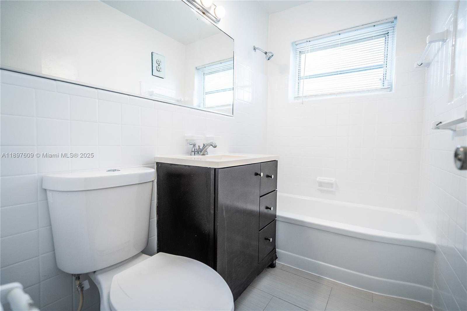Small Image of 7829 CARLYLE #4, Miami Beach Number 10