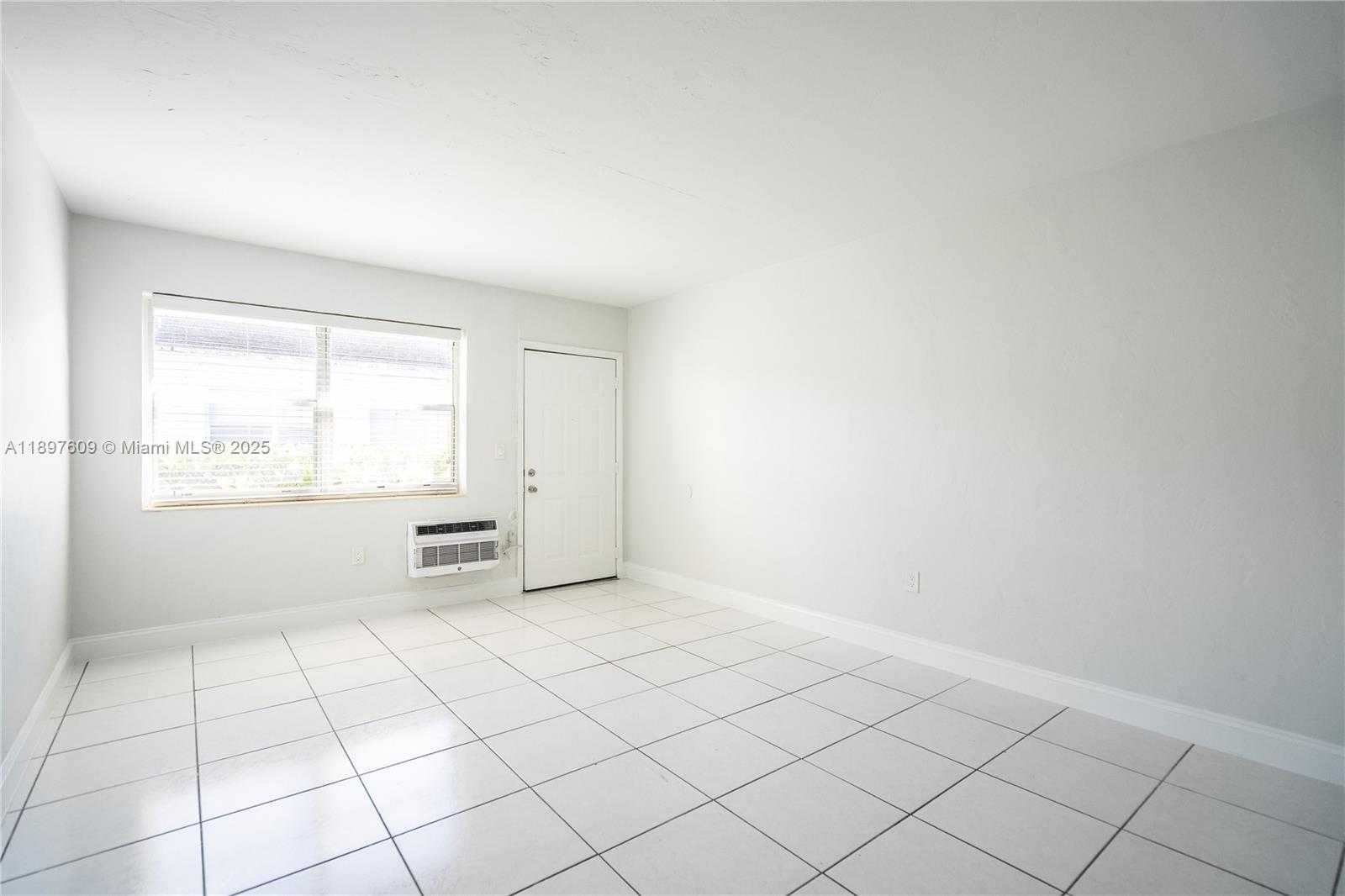 Small Image of 7829 CARLYLE #4, Miami Beach Number 2