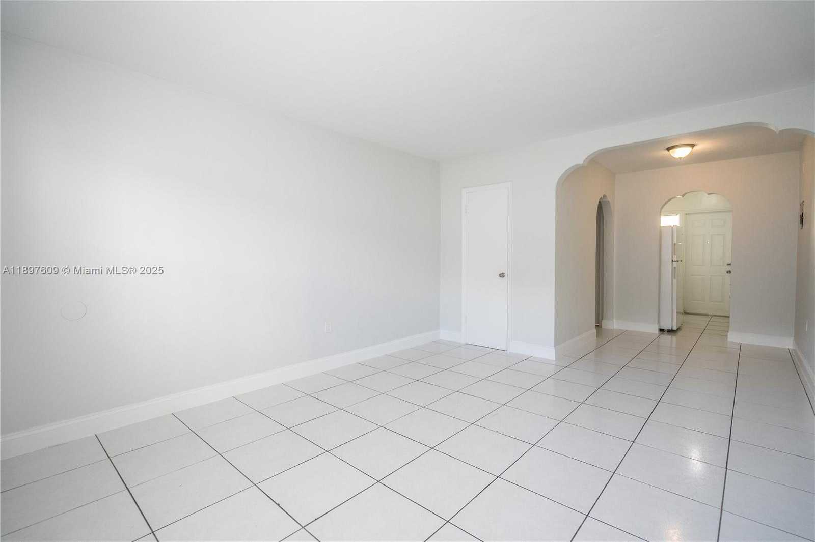 Small Image of 7829 CARLYLE #4, Miami Beach Number 4