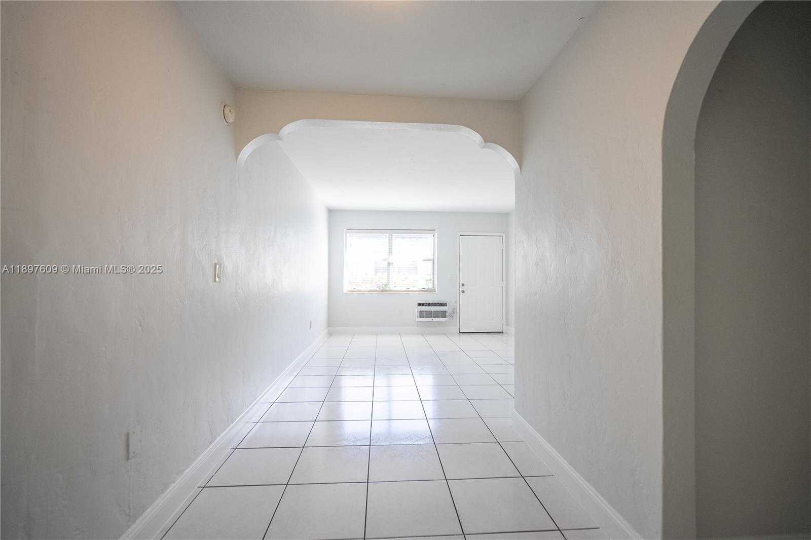 Small Image of 7829 CARLYLE #4, Miami Beach Number 7