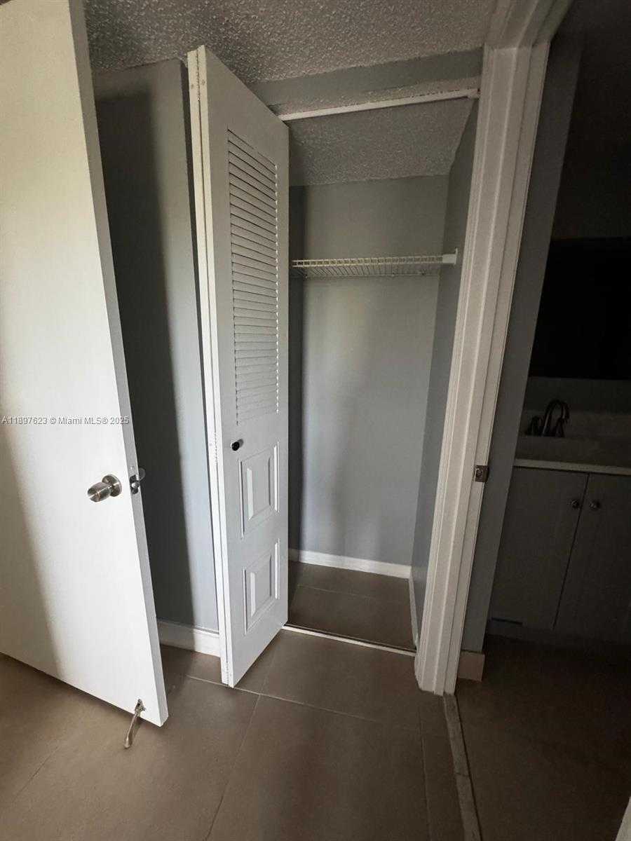 Small Image of 450 SOUTH PARK RD #5-304, Hollywood Number 11