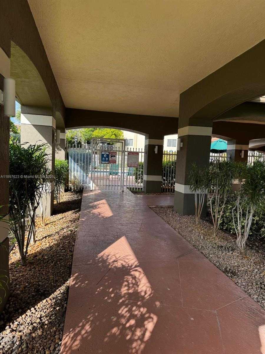 Small Image of 450 SOUTH PARK RD #5-304, Hollywood Number 24