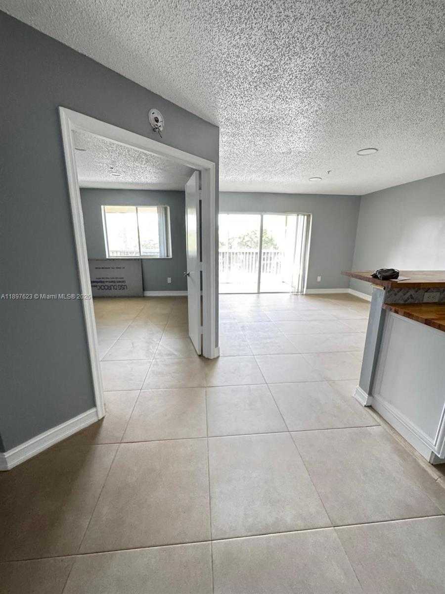 Small Image of 450 SOUTH PARK RD #5-304, Hollywood Number 6