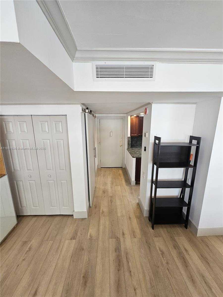 Small Image of 1408 BRICKELL BAY DR #316, Miami Number 8