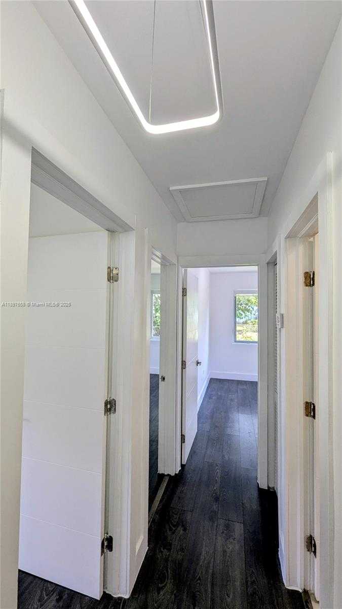 Small Image of 340 NORTH WEST 132ND ST, North Miami Number 10