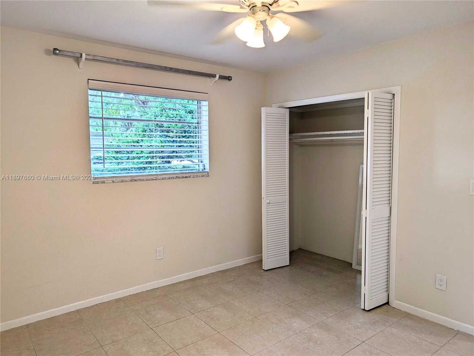 Small Image of 856 BENEVENTO AVE #1, Coral Gables Number 11