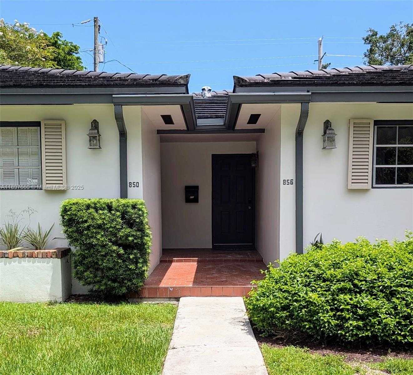 Small Image of 856 BENEVENTO AVE #1, Coral Gables Number 15