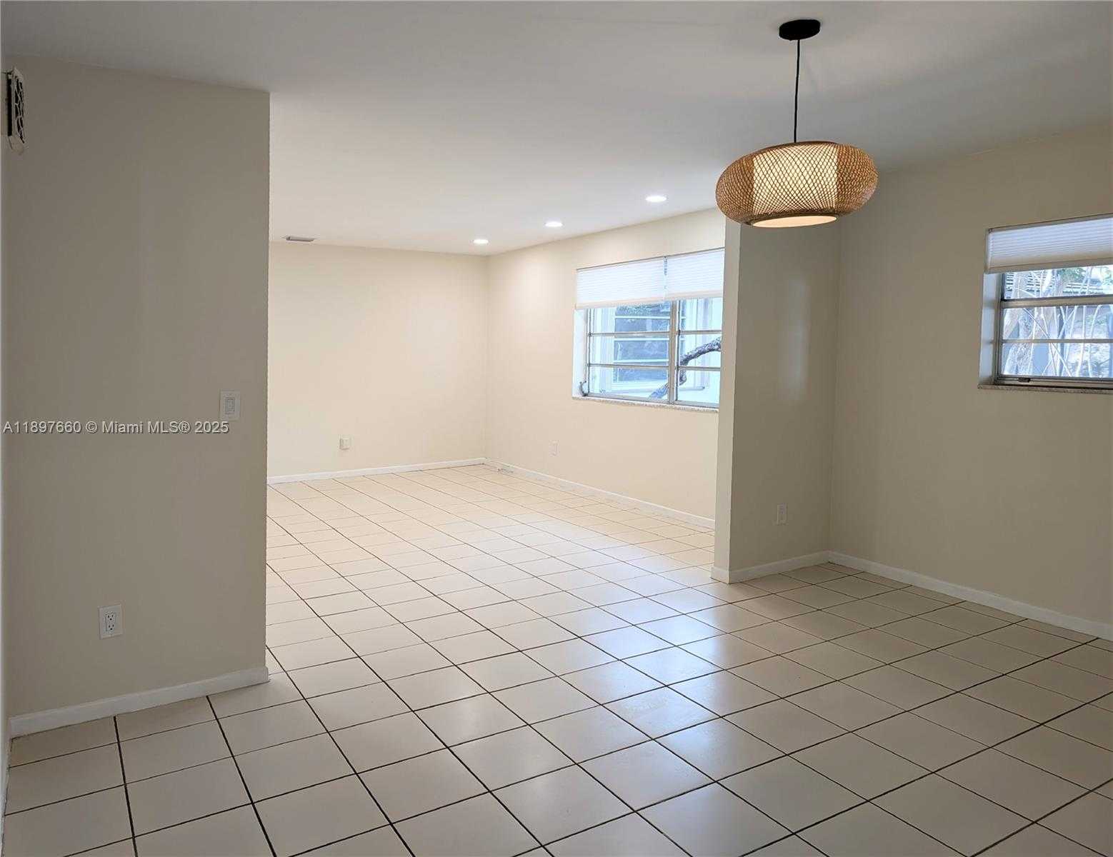 Small Image of 856 BENEVENTO AVE #1, Coral Gables Number 7