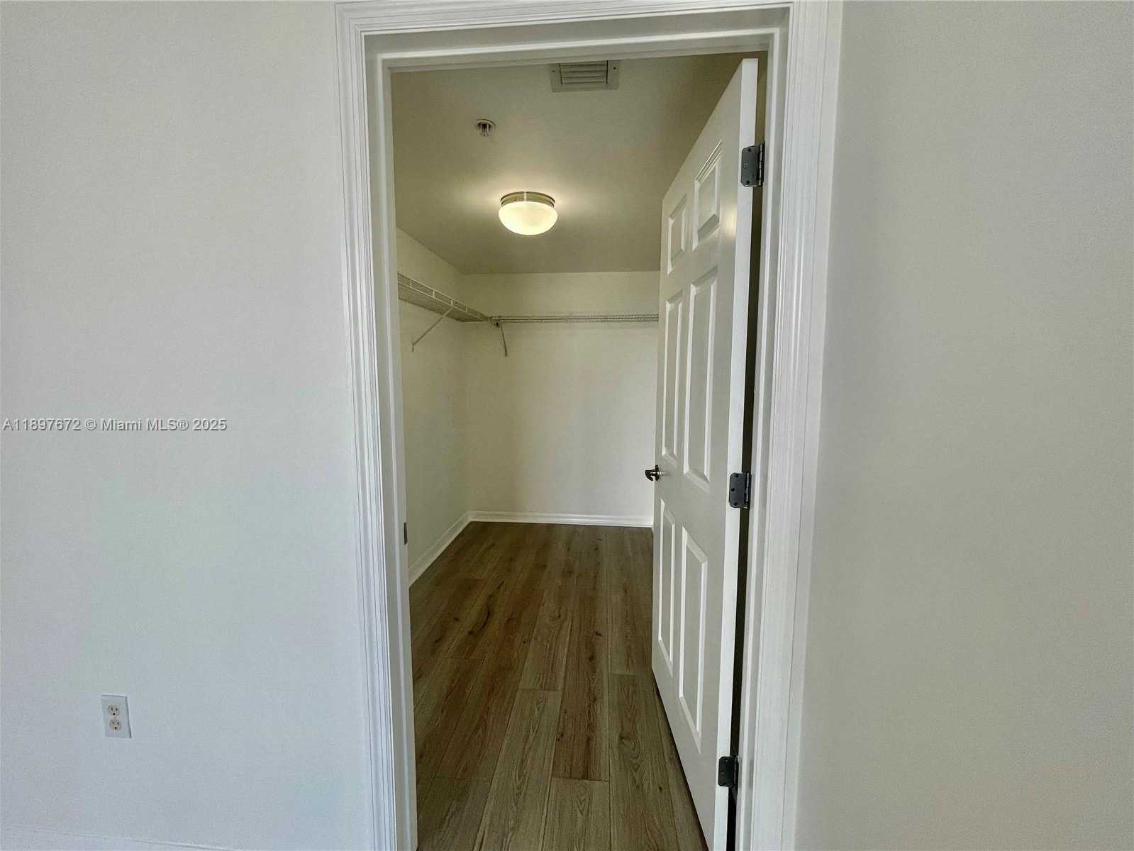 Small Image of 900 SOUTH WEST 8TH ST #1505, Miami Number 16