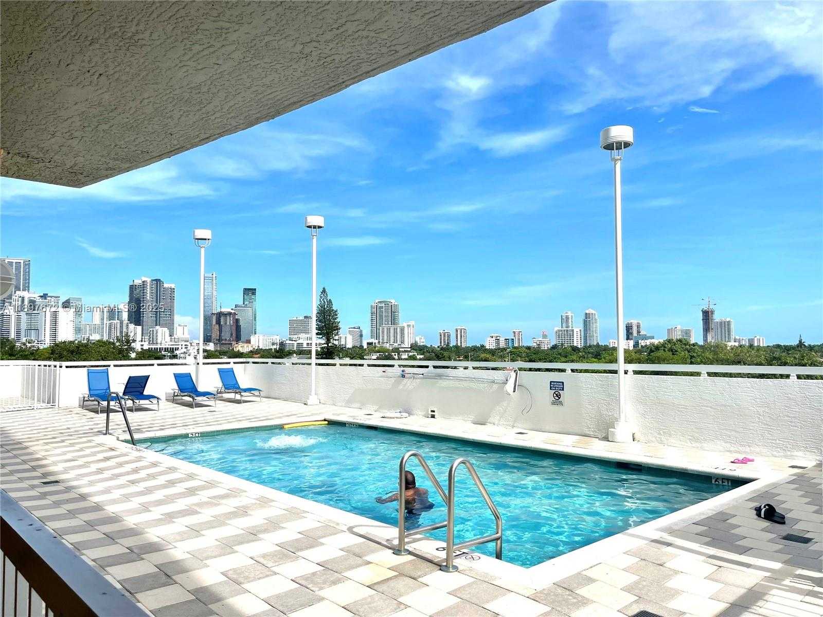 Small Image of 900 SOUTH WEST 8TH ST #1505, Miami Number 24