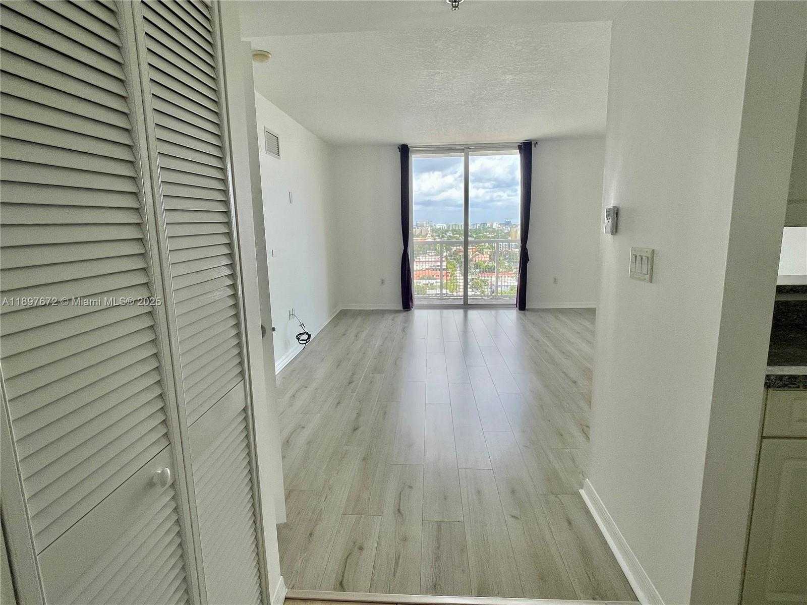 Small Image of 900 SOUTH WEST 8TH ST #1505, Miami Number 3
