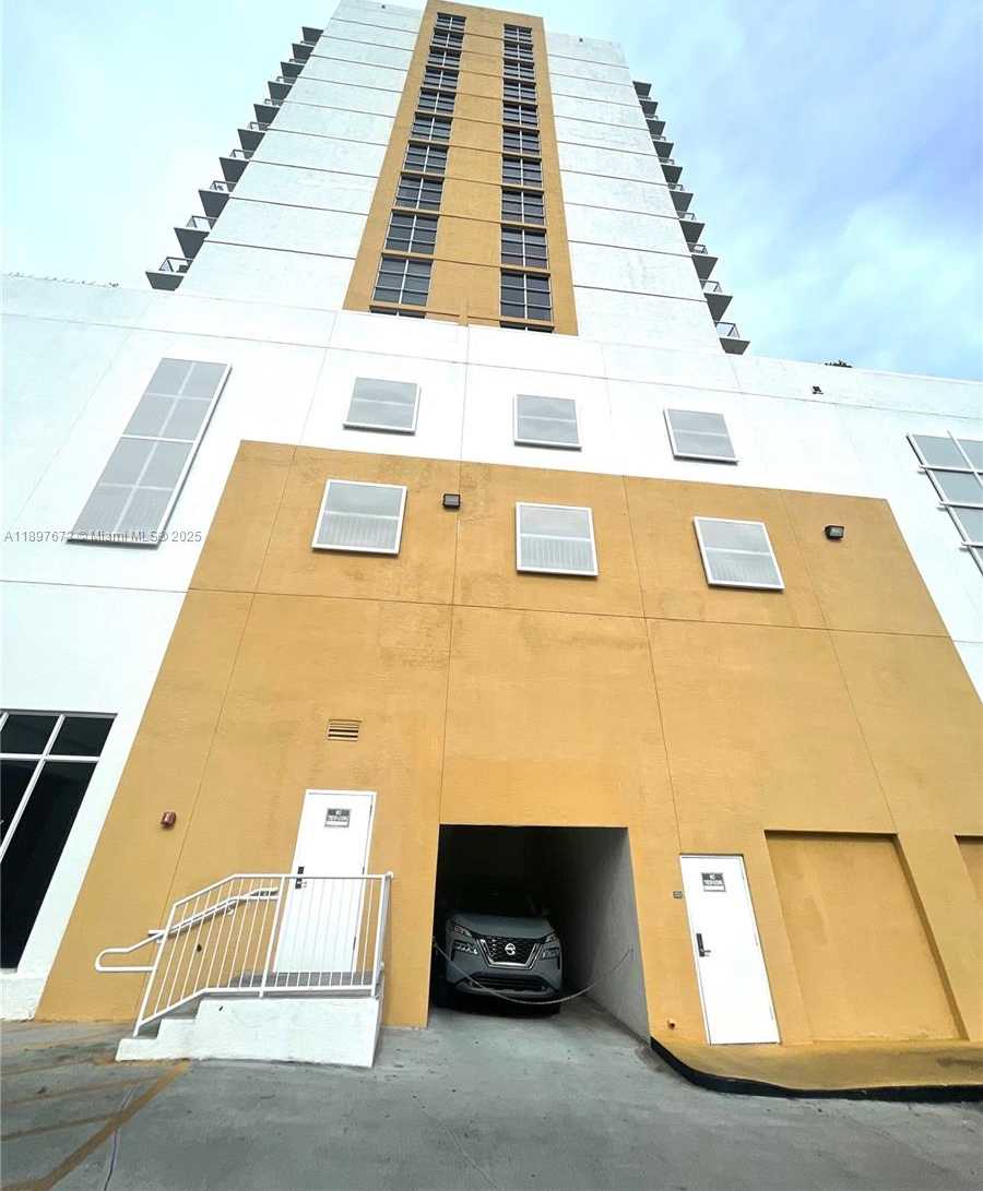 Small Image of 900 SOUTH WEST 8TH ST #1505, Miami Number 34