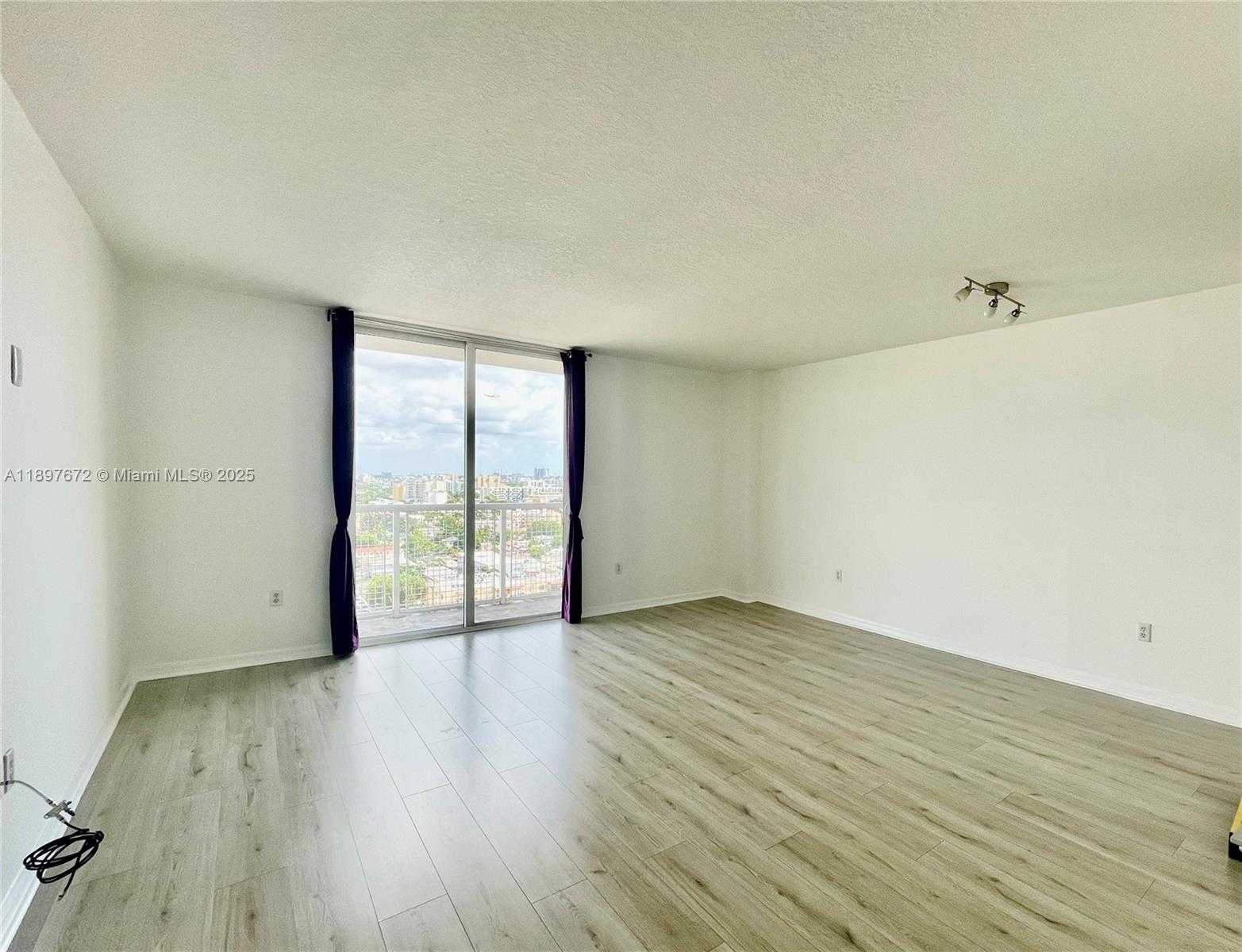 Small Image of 900 SOUTH WEST 8TH ST #1505, Miami Number 4
