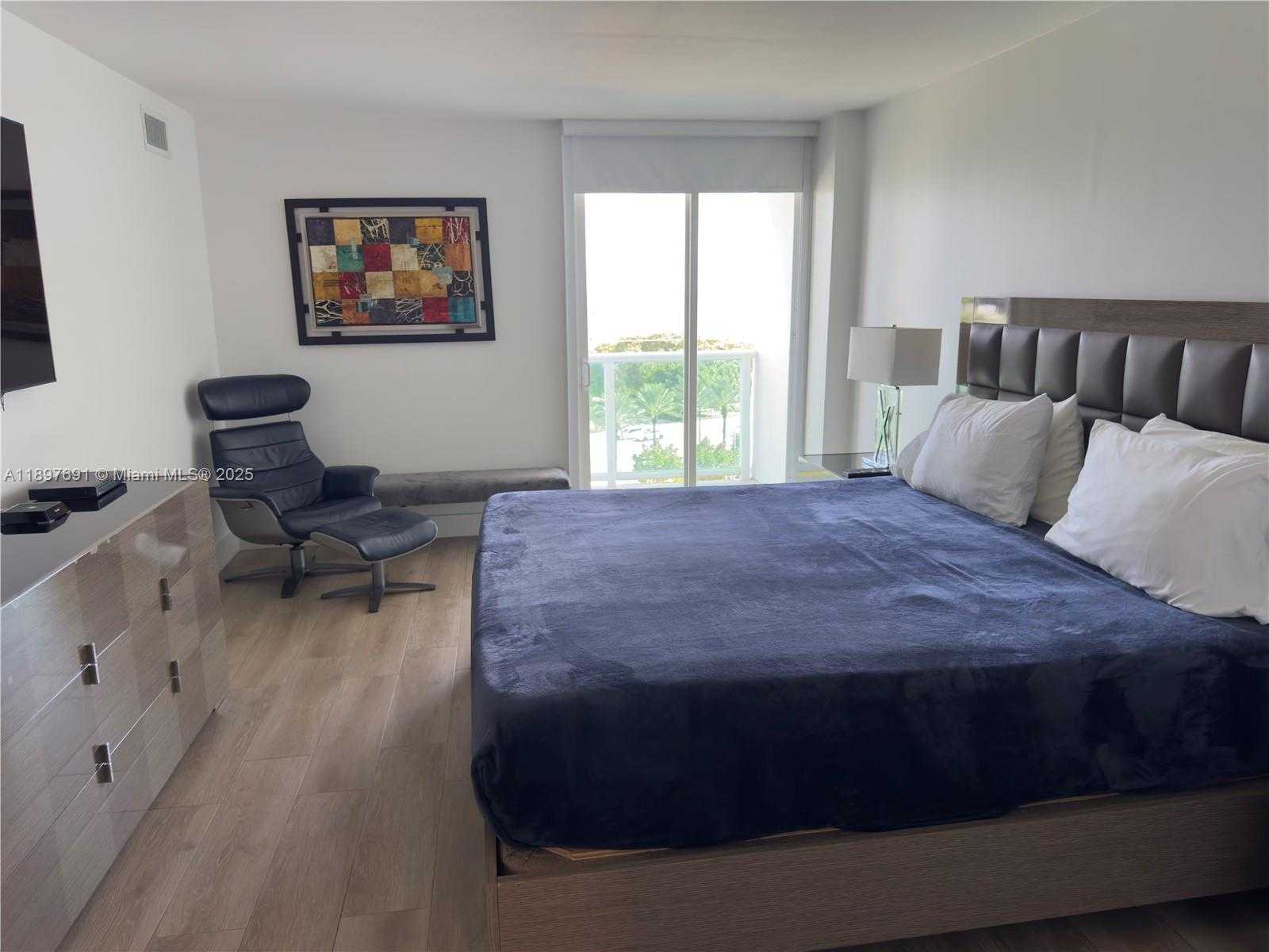 Small Image of 100 BAYVIEW DR #807, Sunny Isles Beach Number 15