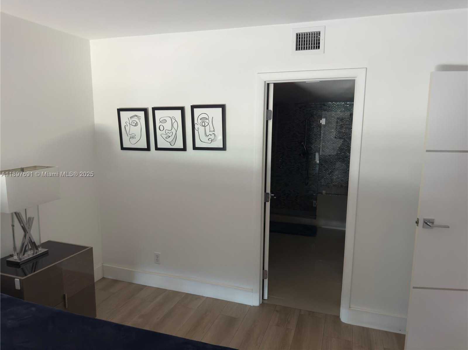 Small Image of 100 BAYVIEW DR #807, Sunny Isles Beach Number 17