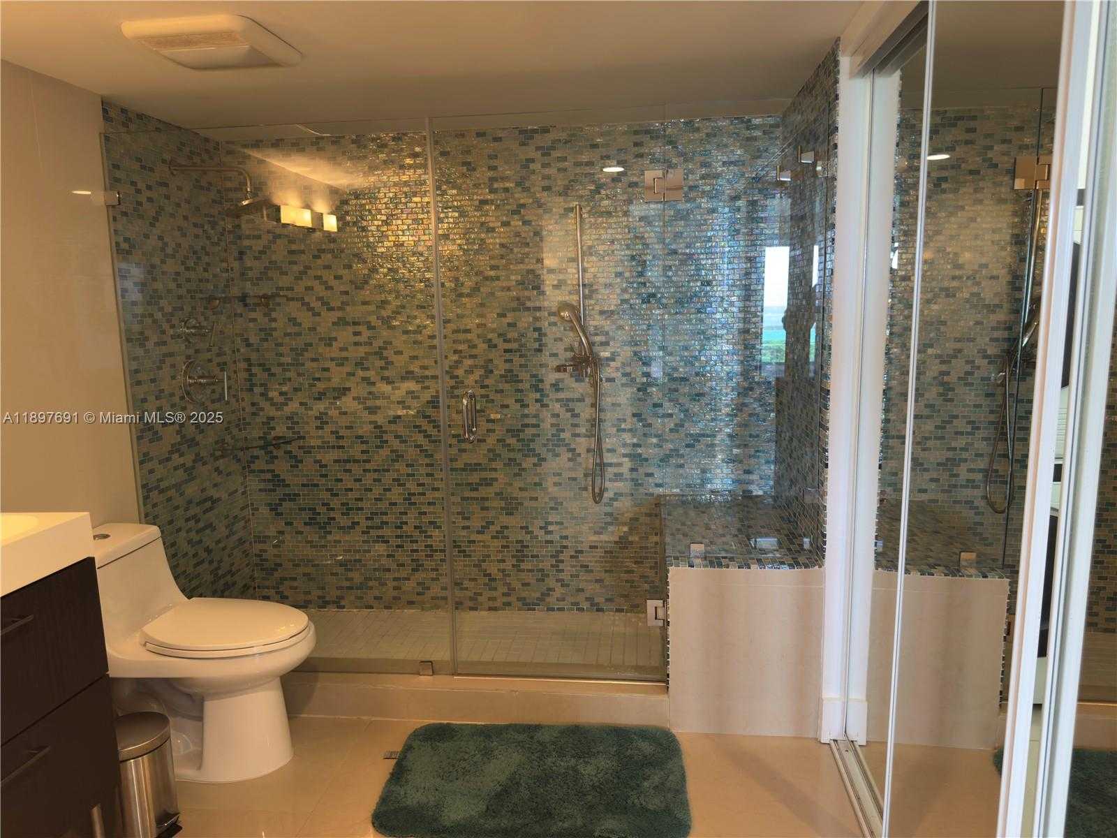 Small Image of 100 BAYVIEW DR #807, Sunny Isles Beach Number 21