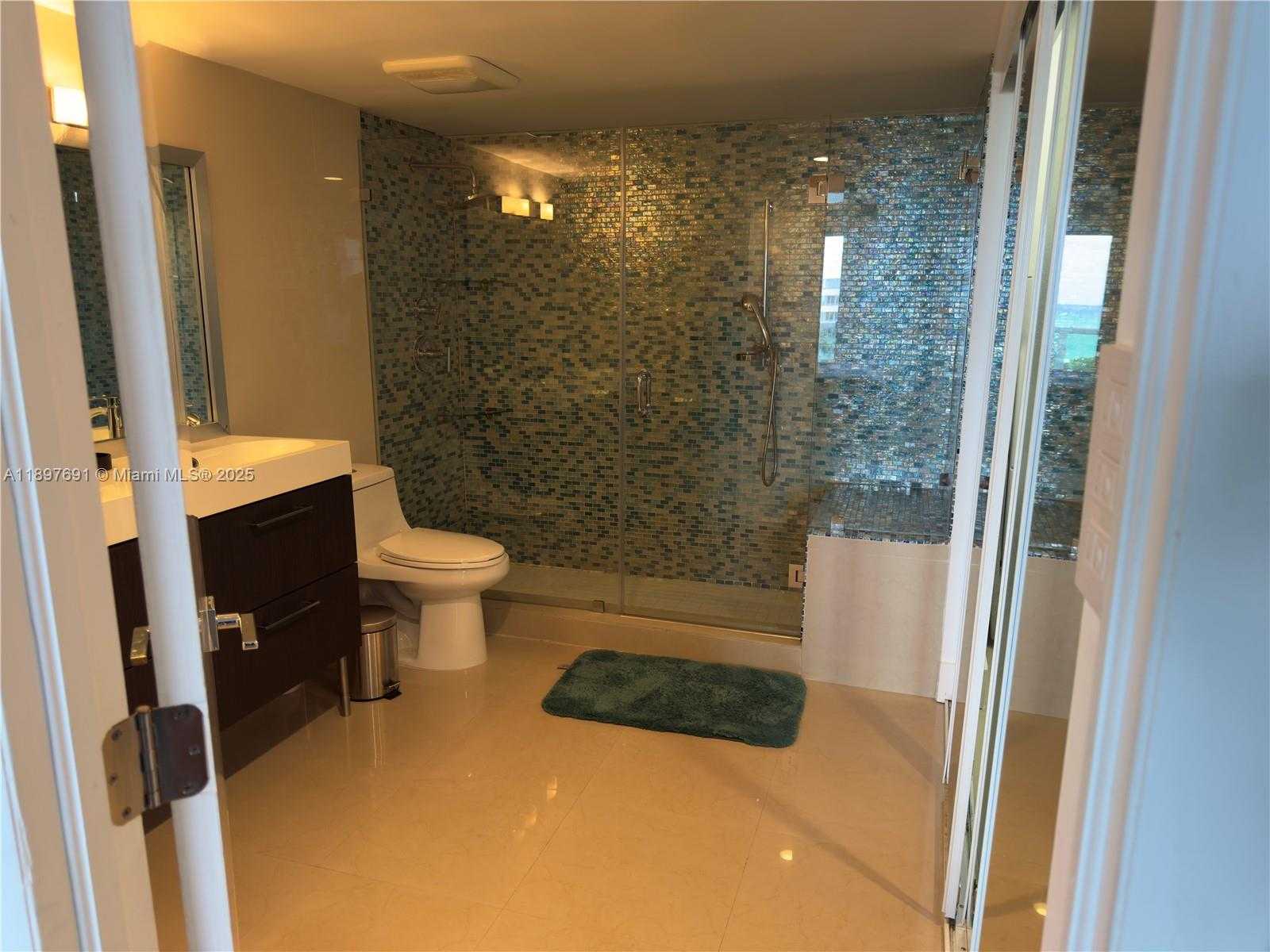 Small Image of 100 BAYVIEW DR #807, Sunny Isles Beach Number 22