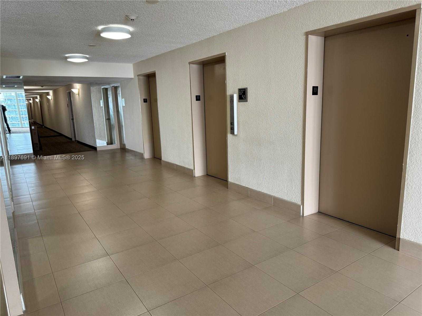 Small Image of 100 BAYVIEW DR #807, Sunny Isles Beach Number 36