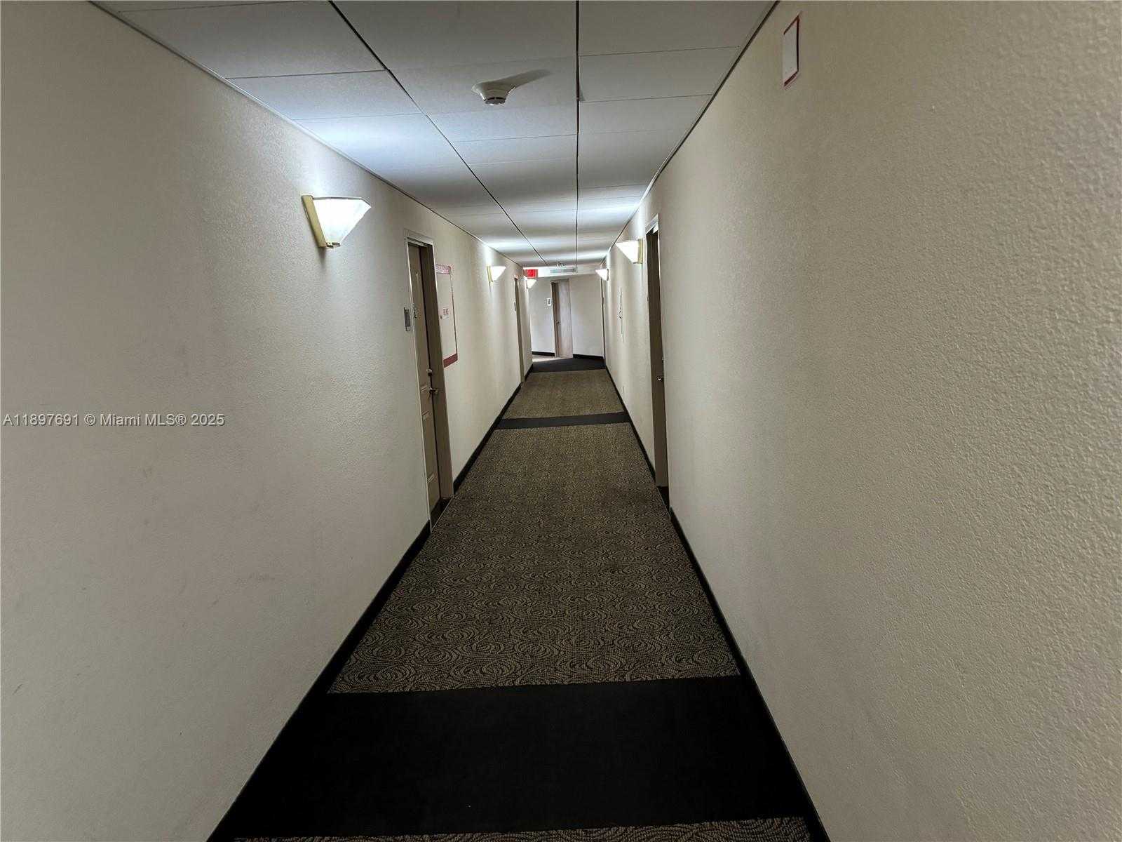 Small Image of 100 BAYVIEW DR #807, Sunny Isles Beach Number 39