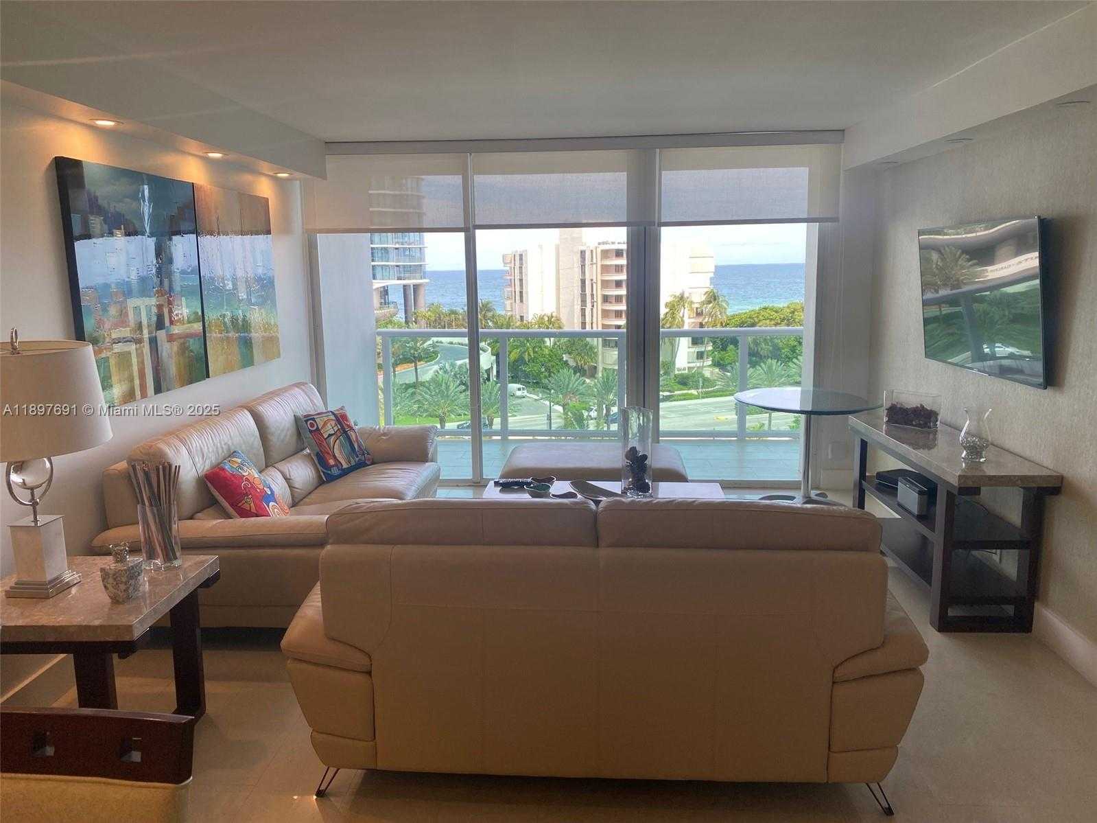 Small Image of 100 BAYVIEW DR #807, Sunny Isles Beach Number 4