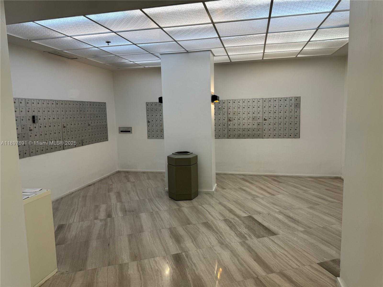 Small Image of 100 BAYVIEW DR #807, Sunny Isles Beach Number 40