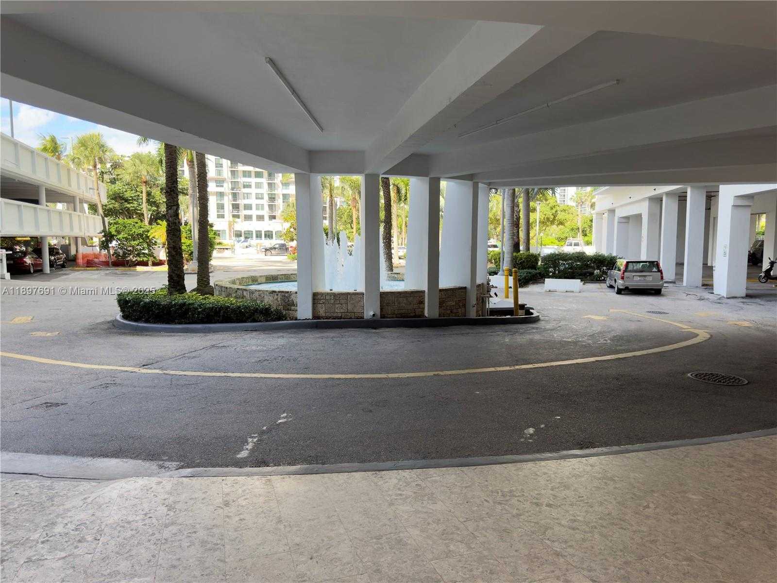 Small Image of 100 BAYVIEW DR #807, Sunny Isles Beach Number 42