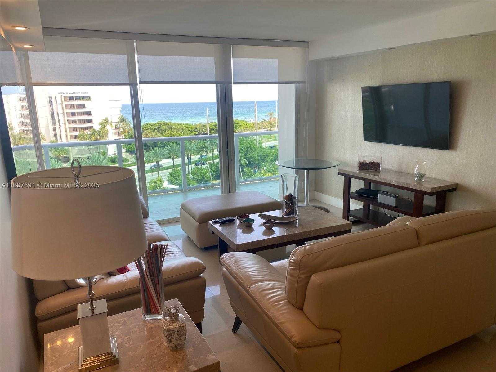 Small Image of 100 BAYVIEW DR #807, Sunny Isles Beach Number 5