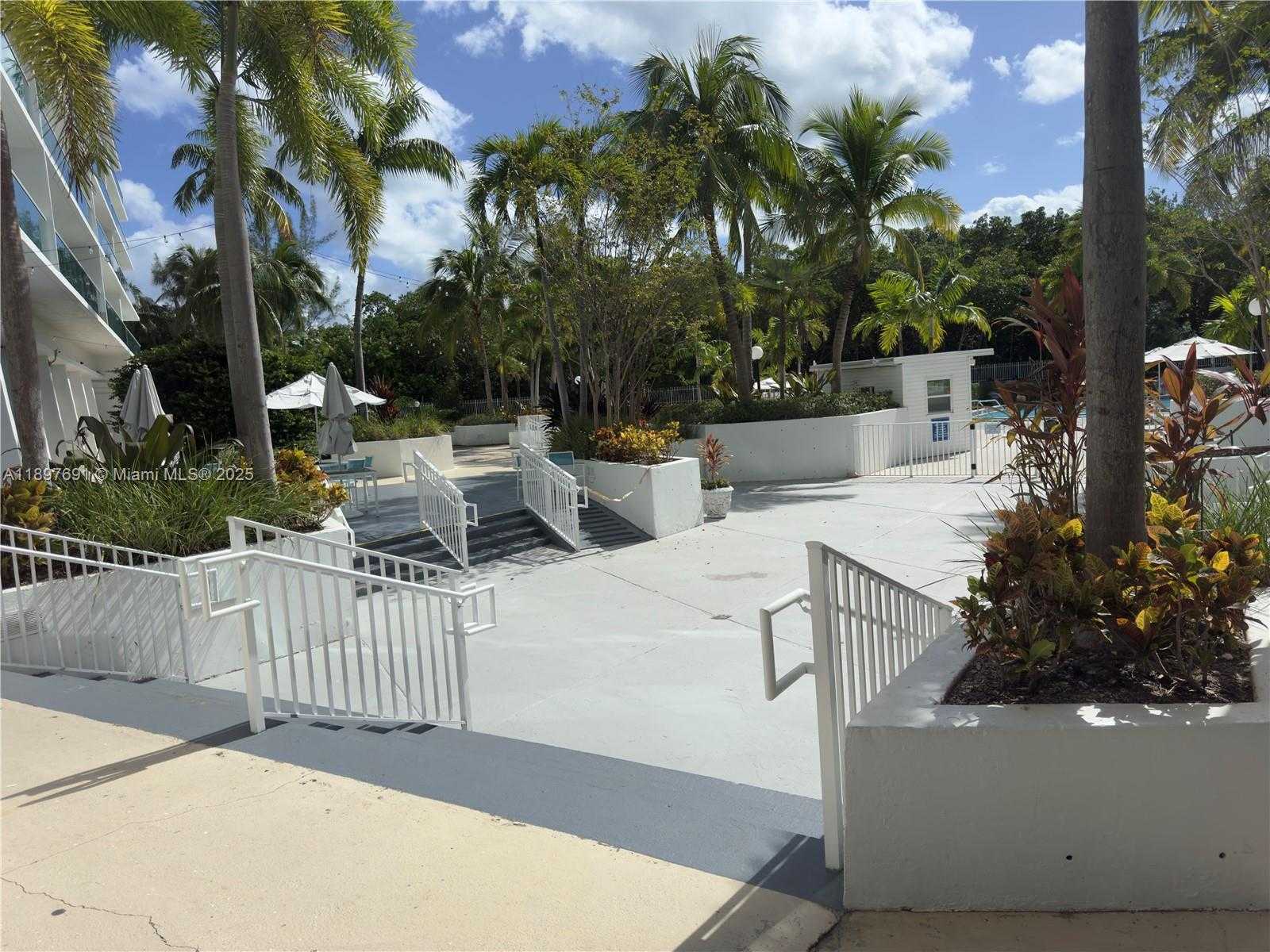 Small Image of 100 BAYVIEW DR #807, Sunny Isles Beach Number 54