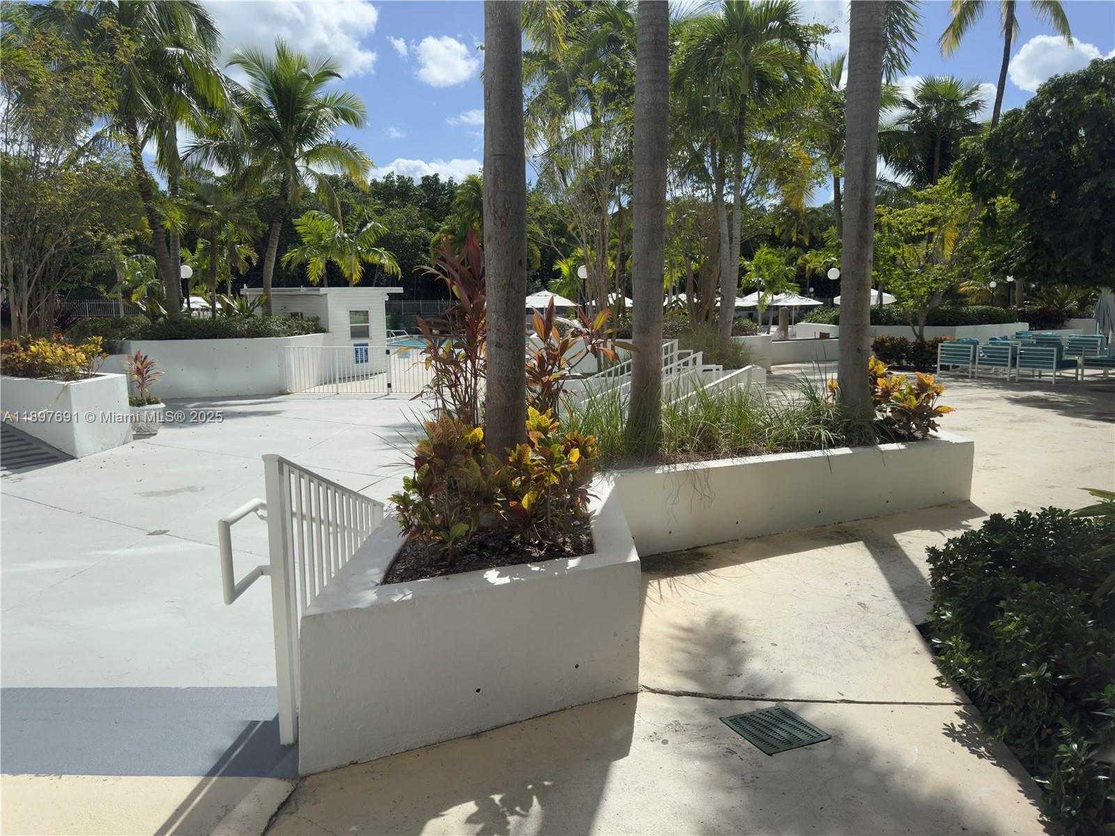 Small Image of 100 BAYVIEW DR #807, Sunny Isles Beach Number 55