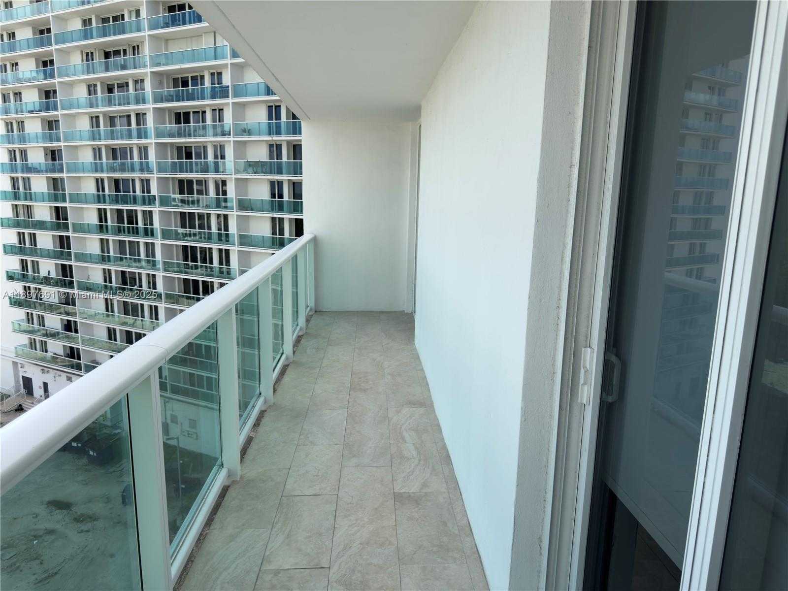 Small Image of 100 BAYVIEW DR #807, Sunny Isles Beach Number 57