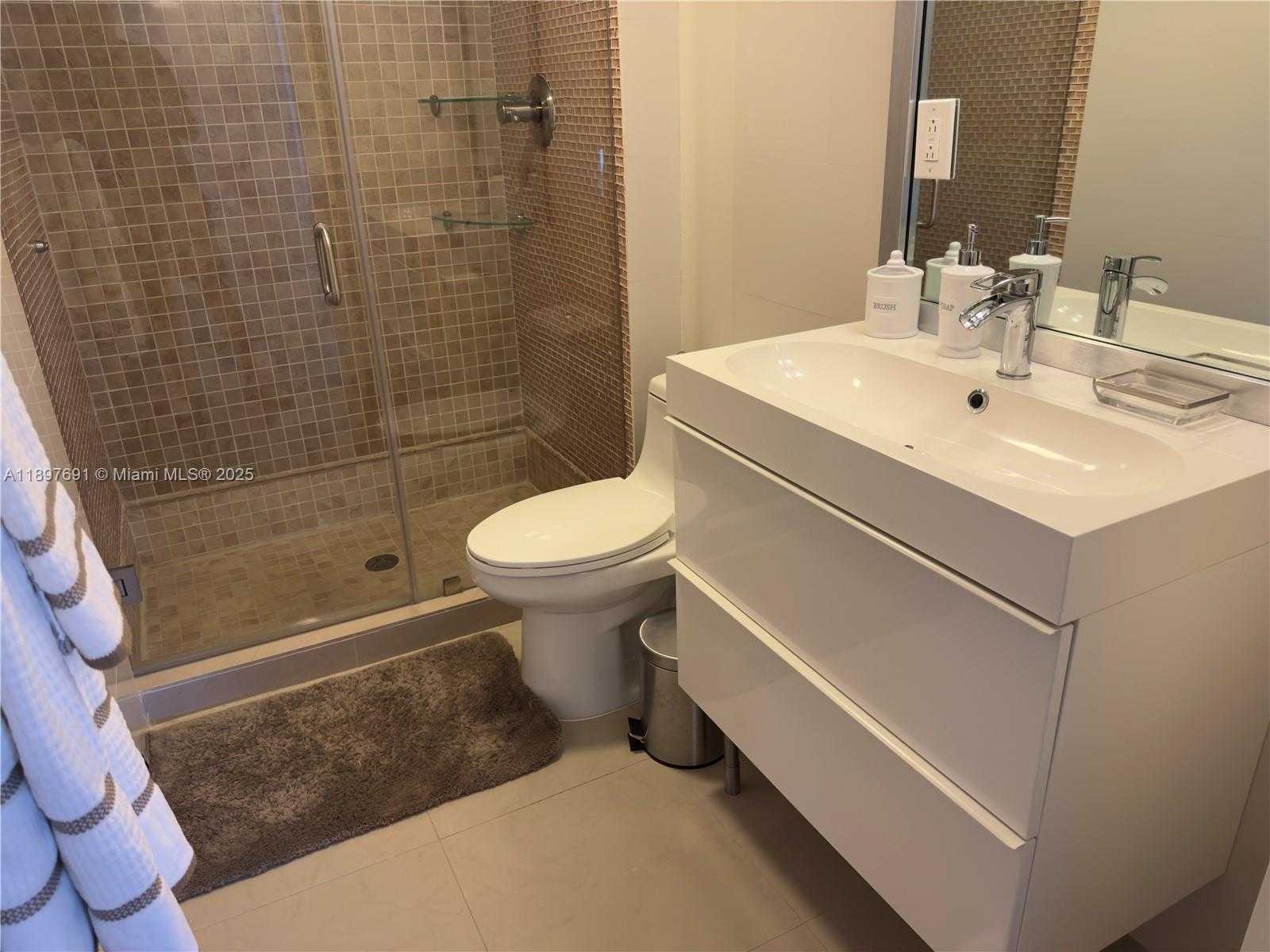 Small Image of 100 BAYVIEW DR #807, Sunny Isles Beach Number 60