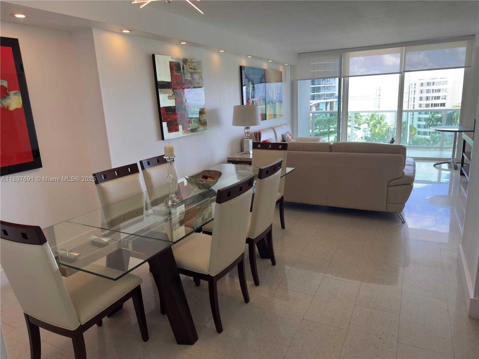 Small Image of 100 BAYVIEW DR #807, Sunny Isles Beach Number 7