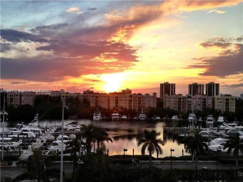 Small Image of 19667 TURNBERRY WAY #5E, Aventura Number 1