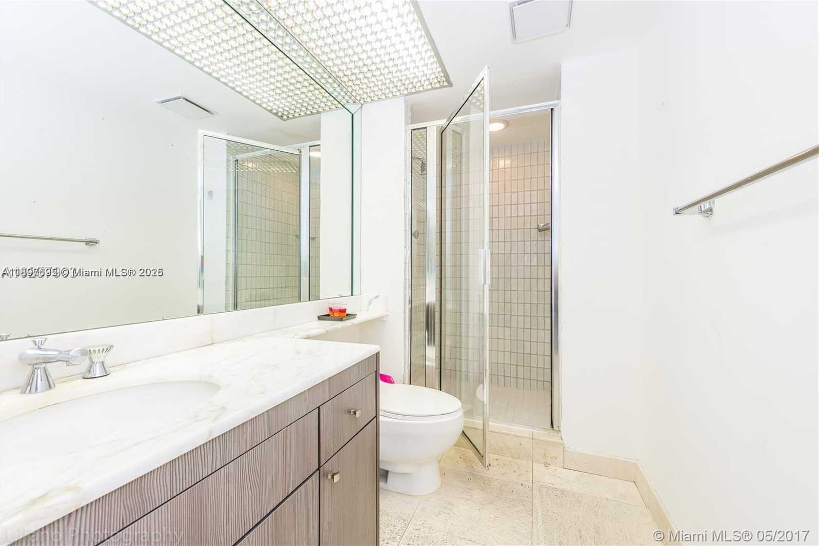 Small Image of 19667 TURNBERRY WAY #5E, Aventura Number 19