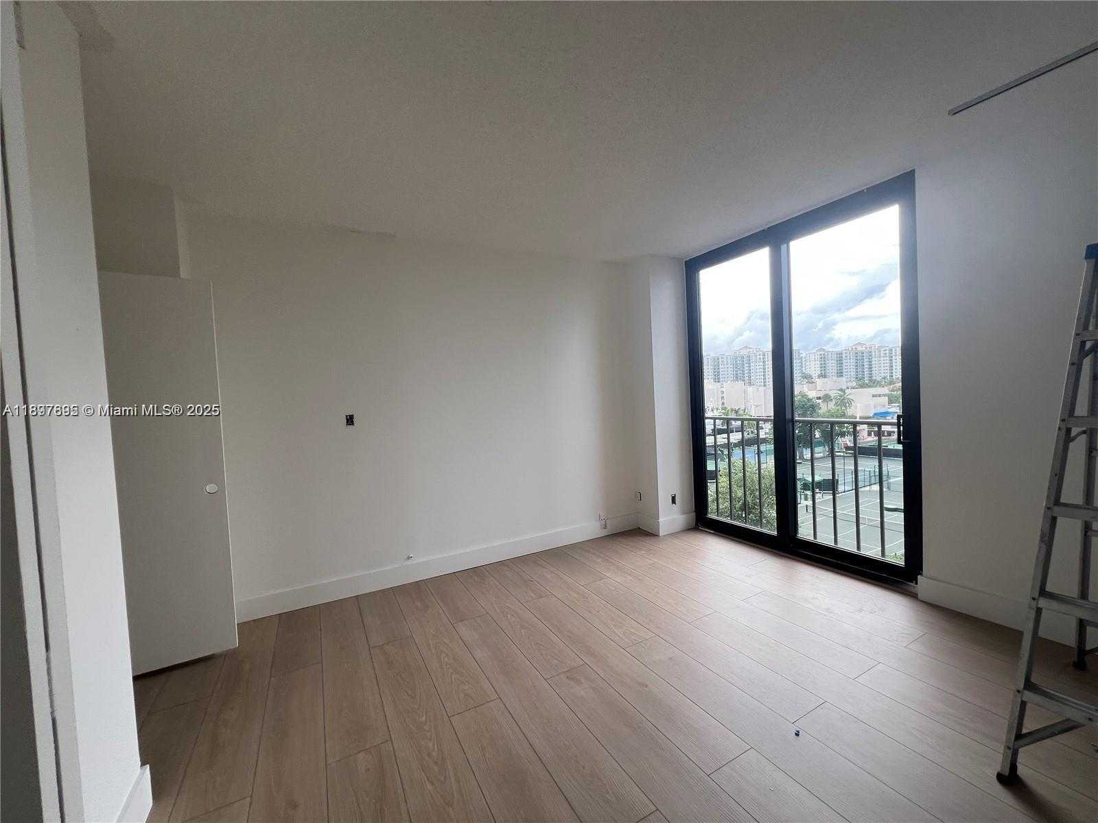 Small Image of 19667 TURNBERRY WAY #5E, Aventura Number 21