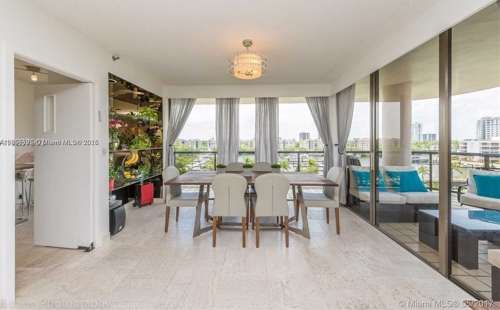 Small Image of 19667 TURNBERRY WAY #5E, Aventura Number 3