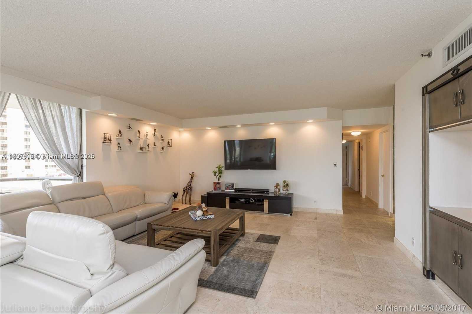 Small Image of 19667 TURNBERRY WAY #5E, Aventura Number 6