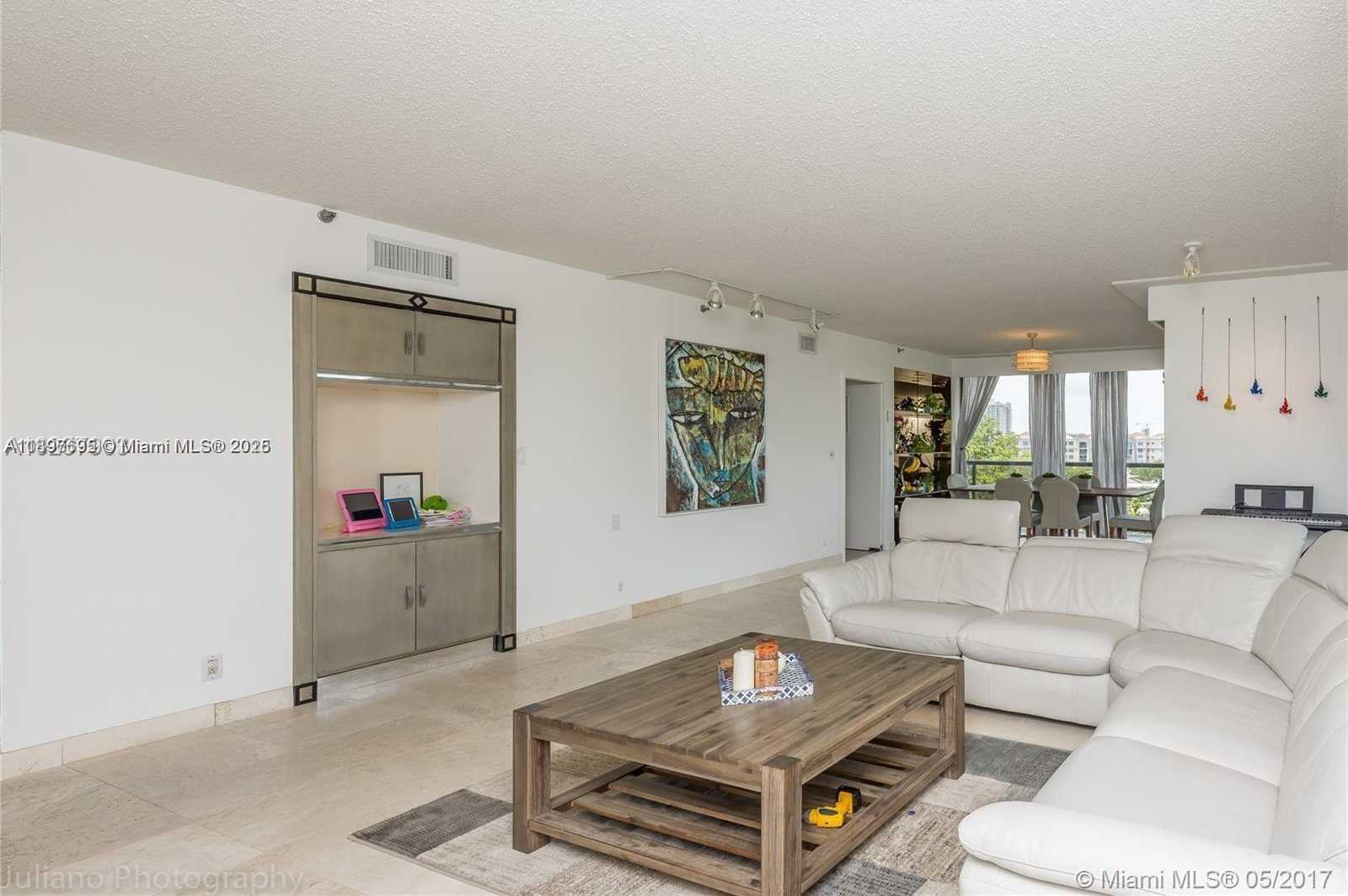 Small Image of 19667 TURNBERRY WAY #5E, Aventura Number 7
