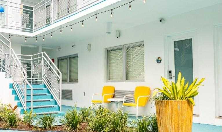 Small Image of 7710 HARDING AVE #2, Miami Beach Number 3
