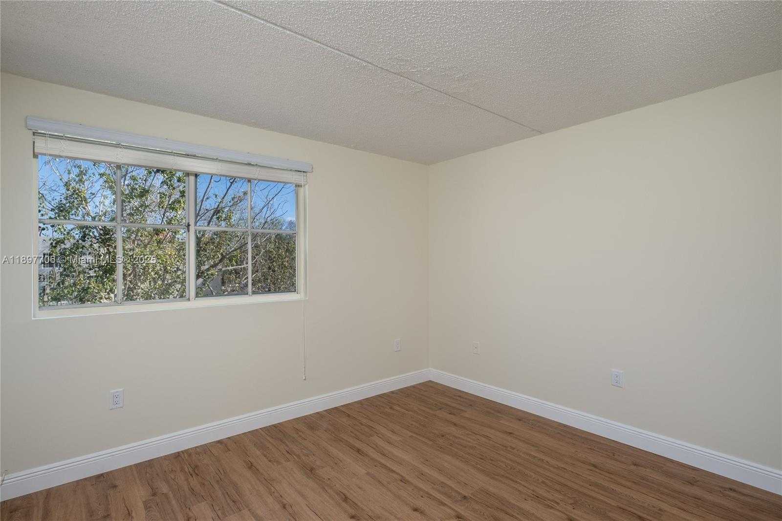 Small Image of 6065 NORTH WEST 186TH ST #306, Hialeah Number 16